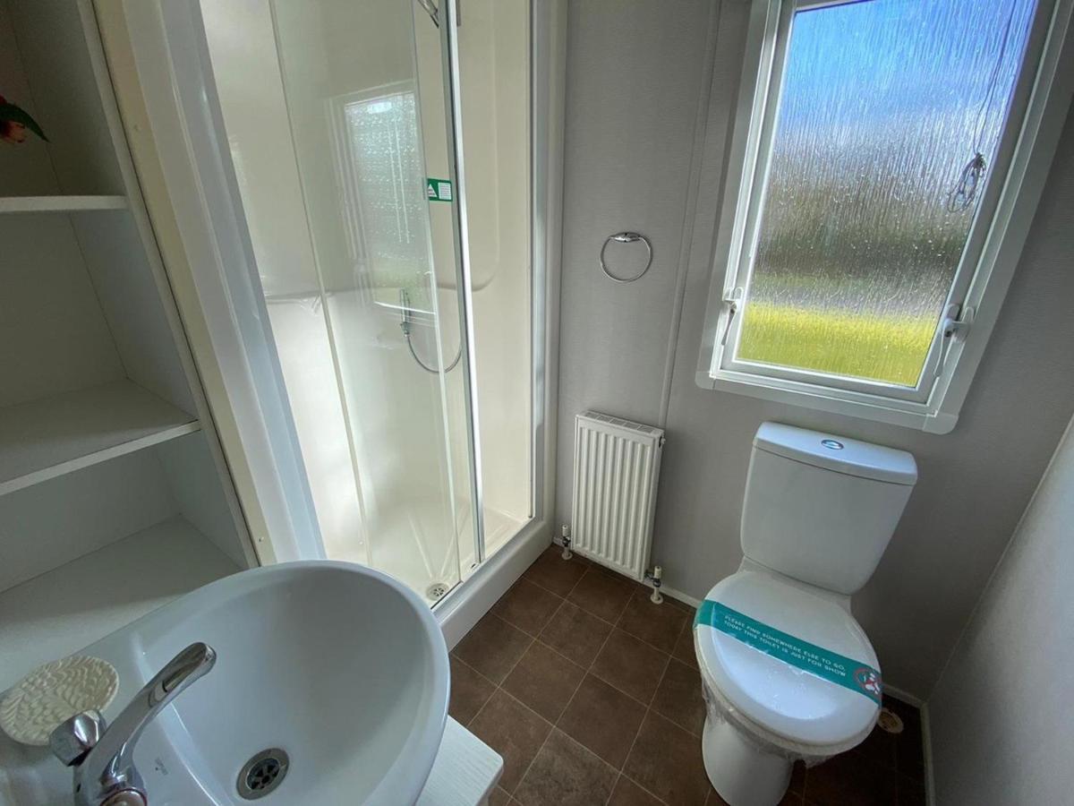 Beautiful 3 Bedroom Caravan With Hot Tub - Tattershall Lakes Εξωτερικό φωτογραφία