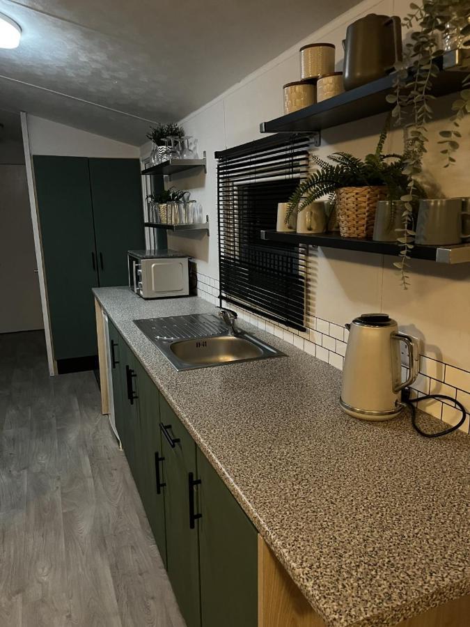 Beautiful 3 Bedroom Caravan With Hot Tub - Tattershall Lakes Εξωτερικό φωτογραφία