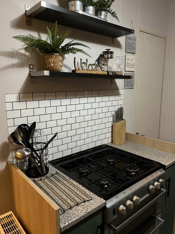 Beautiful 3 Bedroom Caravan With Hot Tub - Tattershall Lakes Εξωτερικό φωτογραφία