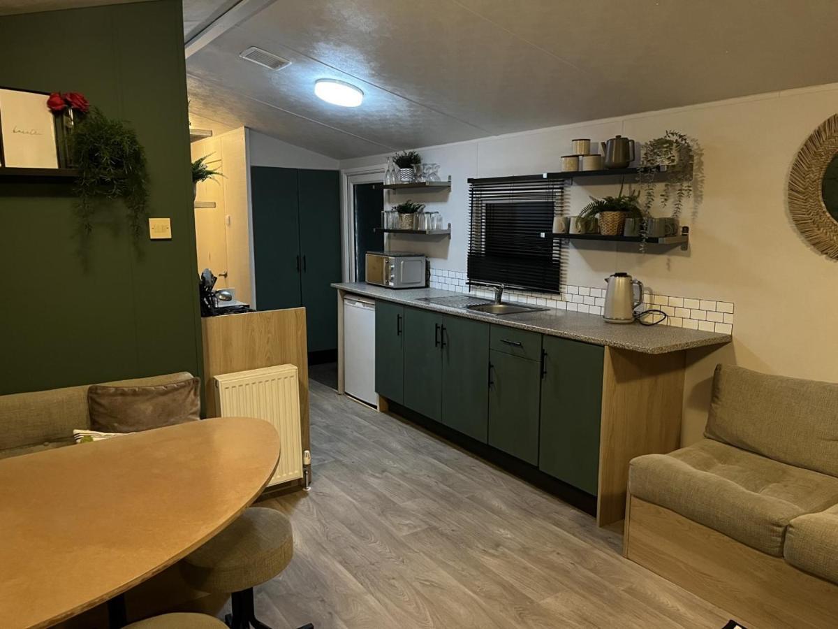 Beautiful 3 Bedroom Caravan With Hot Tub - Tattershall Lakes Εξωτερικό φωτογραφία