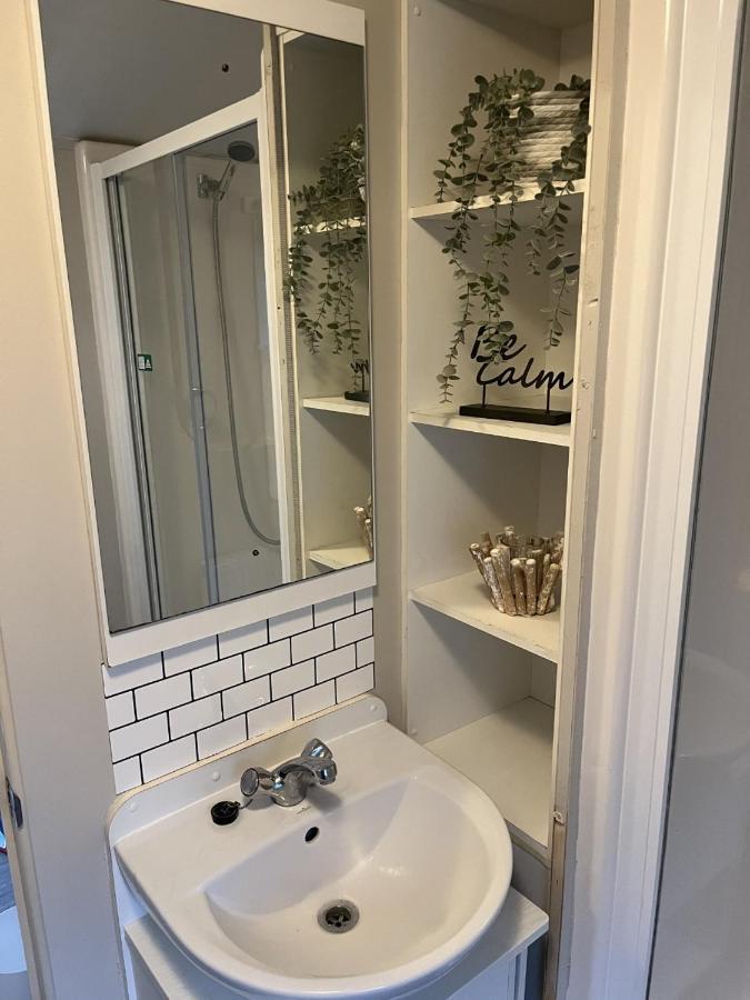 Beautiful 3 Bedroom Caravan With Hot Tub - Tattershall Lakes Εξωτερικό φωτογραφία