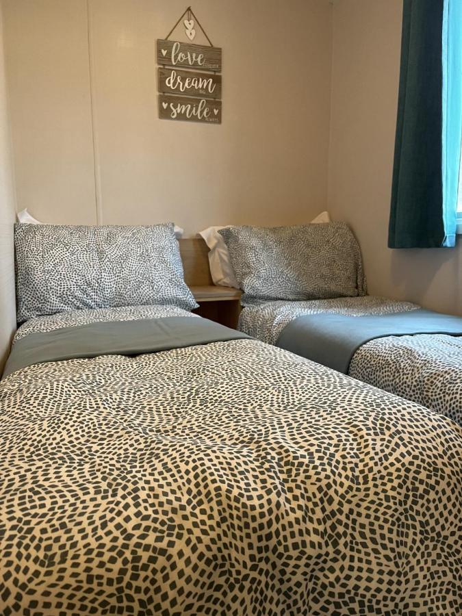 Beautiful 3 Bedroom Caravan With Hot Tub - Tattershall Lakes Εξωτερικό φωτογραφία