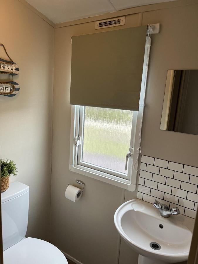 Beautiful 3 Bedroom Caravan With Hot Tub - Tattershall Lakes Εξωτερικό φωτογραφία